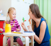 Potrebna mladja zena za cuvanje dve devojcice u SVEDSKOJ  